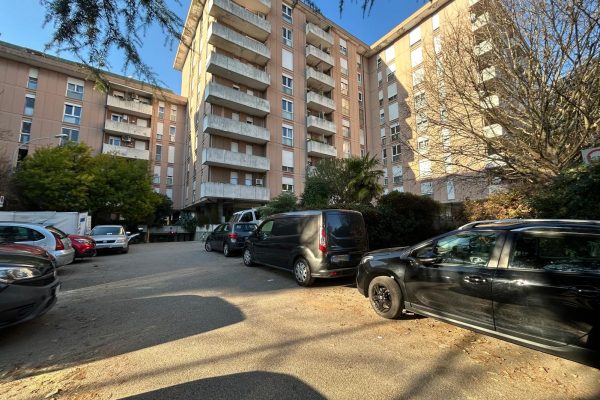 SAN GIUSEPPE, APPARTAMENTO MQ. 142 CON POSTO AUTO AD € 1.900,00/MQ CON BAGNI ED INFISSI RISTRUTTURATI!